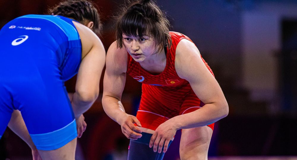 Мээрим Жуманазарова стала чемпионкой мира по борьбе. Видео