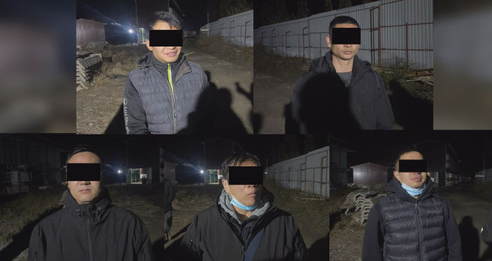 Иностранные граждане, организовавшие майнинг-ферму под видом теплицы, в селе Дружба Ысык-Атинского района. 12 ноября 2021 года Иностранные граждане, организовавшие майнинг-ферму под видом теплицы, в селе Дружба Ысык-Атинского района. 12 ноября 2021 года