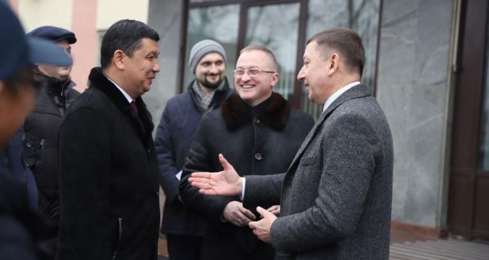 Мэр Бишкека Айбек Джунушалиев посетил Минский автомобильный завод во время рабочего визита в Минске. 17 ноября 2021 года