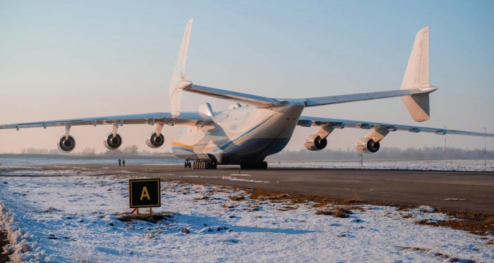 Крупнейший в мире транспортный самолет Ан-225 Мрия прилетел в Международный аэропорт Манас в Бишкеке. 28 ноября 2021 года