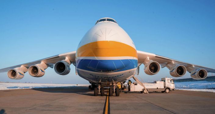 Крупнейший в мире транспортный самолет Ан-225 Мрия прилетел в Международный аэропорт Манас в Бишкеке. 28 ноября 2021 года
