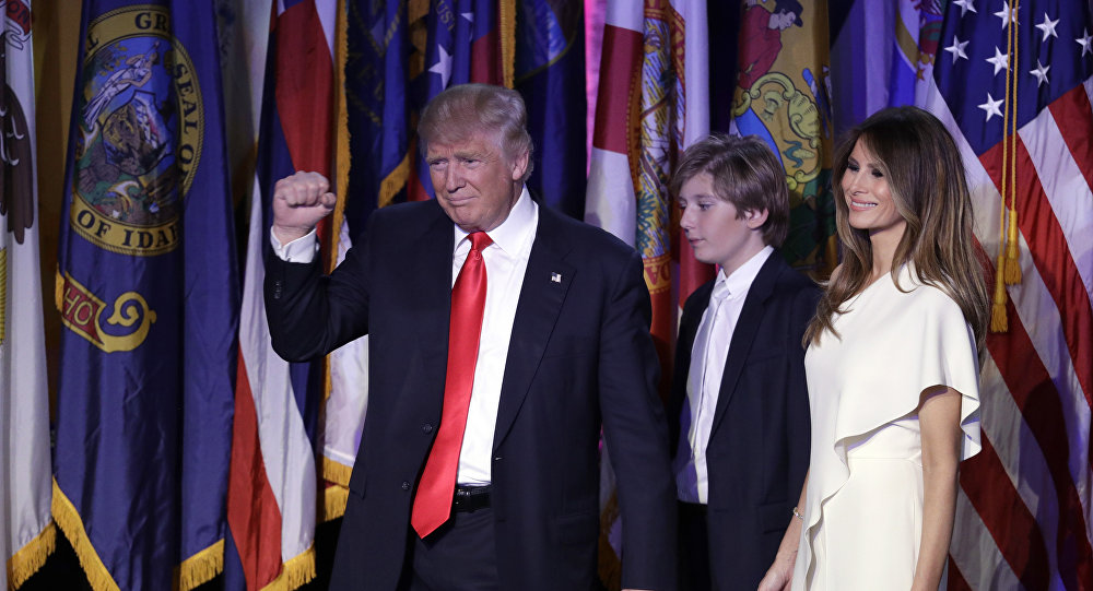 Дональд Трамп с супругой Меланией и сыном Барроном