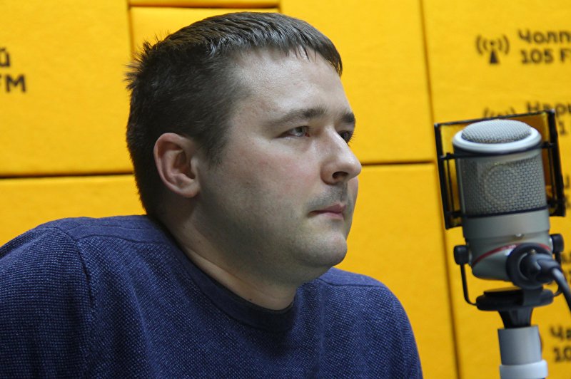 Владелец компьютерного магазина и активист Максим Золотых во время интервью Sputnik Кыргызстан