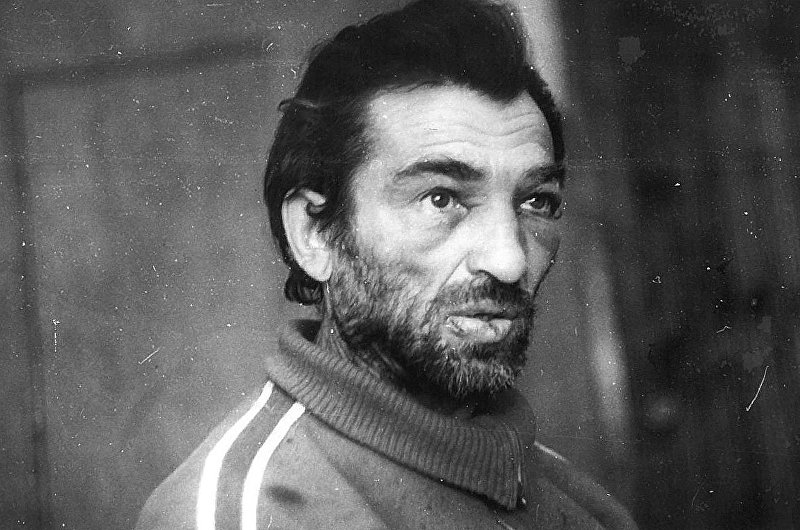 Знаменитый фрунзенский некрофил Михаил Лукьянов, задержанный в 1995 году в Кемине