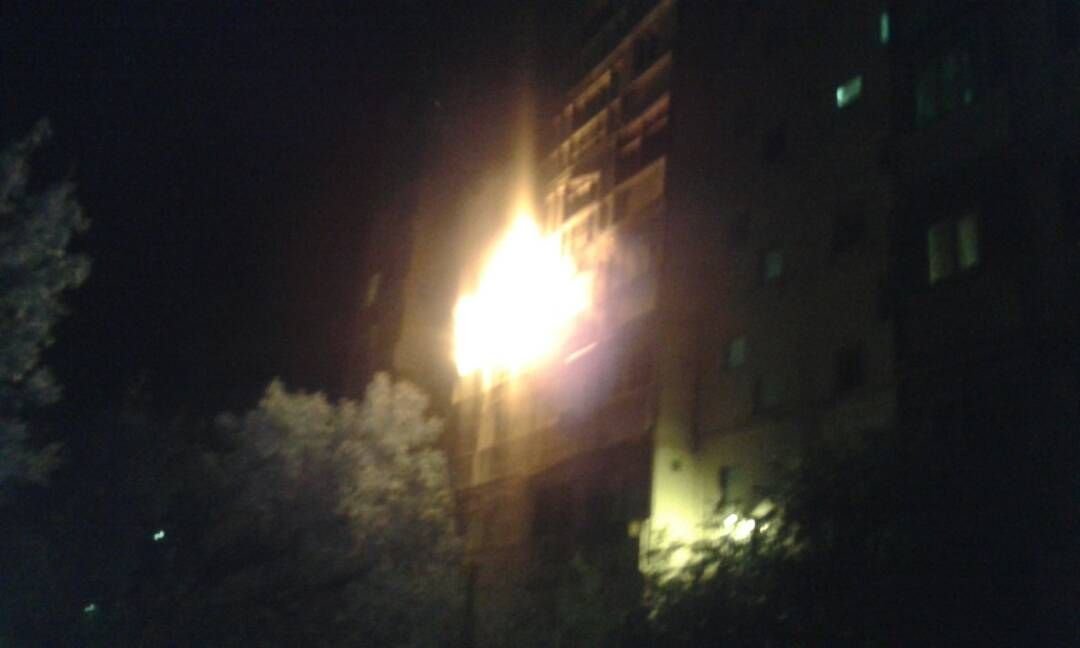 Пожар в квартире многоэтажного дома в 12-м микрорайоне Бишкека