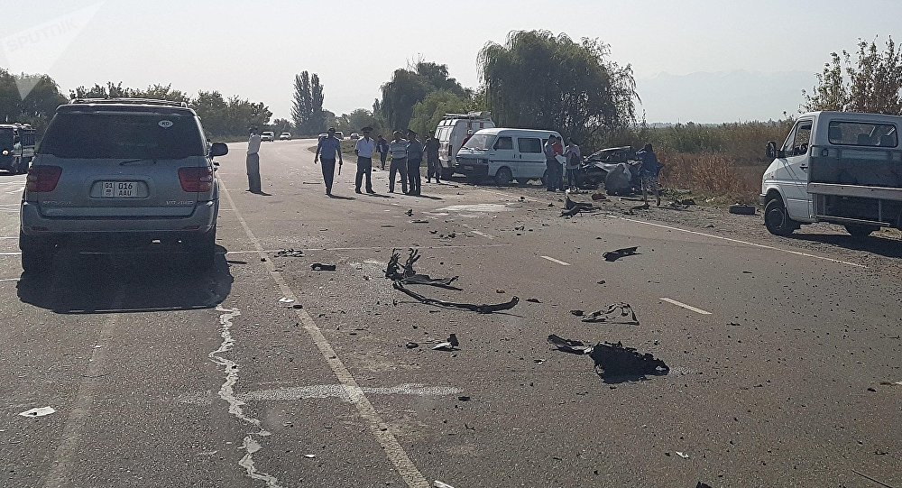 В результате автоаварии с участием Audi-100 и Nissan на 41-м километре трассы Бишкек — Чолпон-Ата скончались два человека.