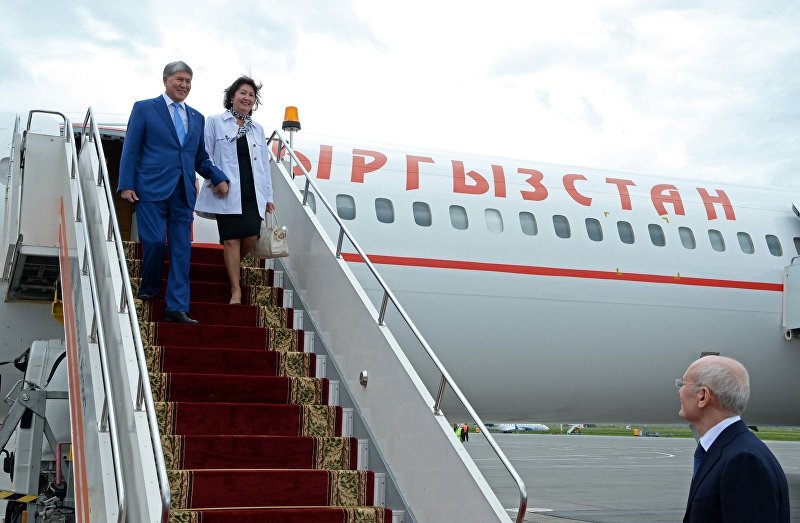 Президент КР Алмазбек Атамбаев, в рамках государственного визита в Российскую Федерацию прибыл в город Уфу Республики Башкортостан