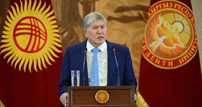Атамбаев обвинил Казахстан во вмешательстве в выборы президента Киргизии
