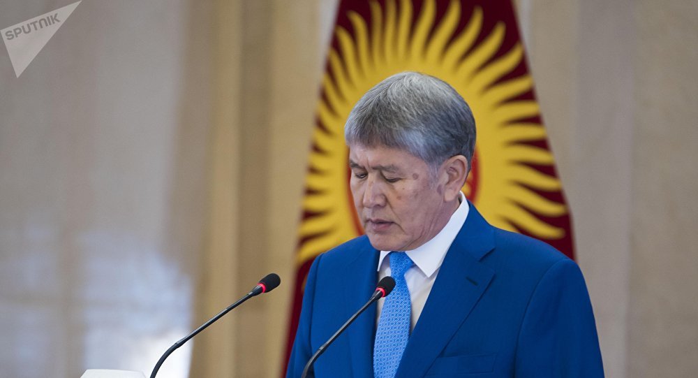 Архивное фото президента КР Алмазбека Атамбаева