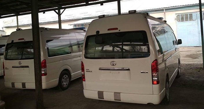 В Кыргызстан доставили 15 автомашин скорой медицинской помощи