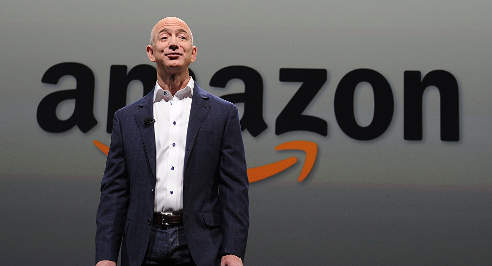 Основатель Amazon — самый богатый в мире с $105 млрд                AFP  JOE KLAMAR