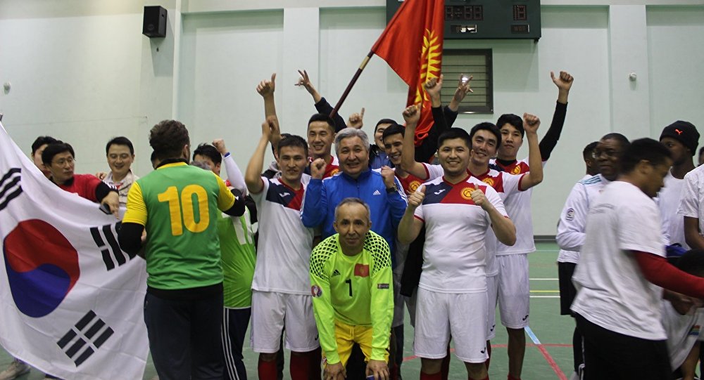 Мыктылар! Кыргызстандын дипломаттары мини-футбол боюнча турнирде жеңишке жетти