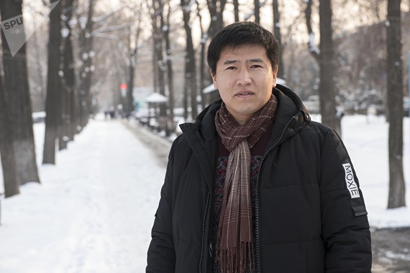 Кыргызстанец Авасбек Рысманов, работавший в Корее во время беседы для радио Sputnik Кыргызстан