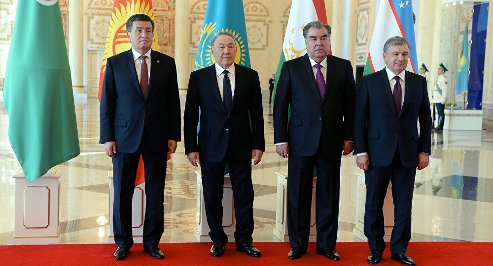 Лидеры стран государств Центральной Азии во время встречи в Астане. Архивное фото
