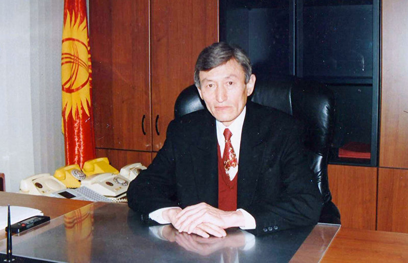 Видный государственный и общественный деятель, премьер–министр Кыргызской Республики Жумабек Ибраимов