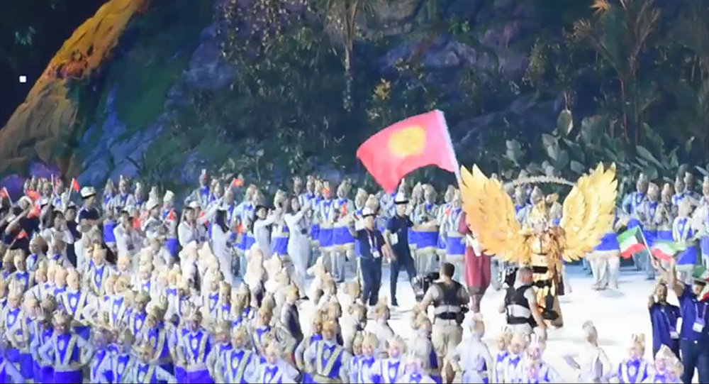 Жүрөк толкуйт! Азия оюндарында параддан өткөн кыргыз спортчулары видеодо