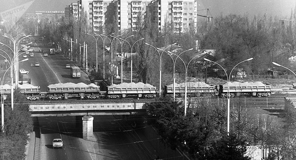 Бишкек vs Фрунзе: на чьей стороне симпатии?