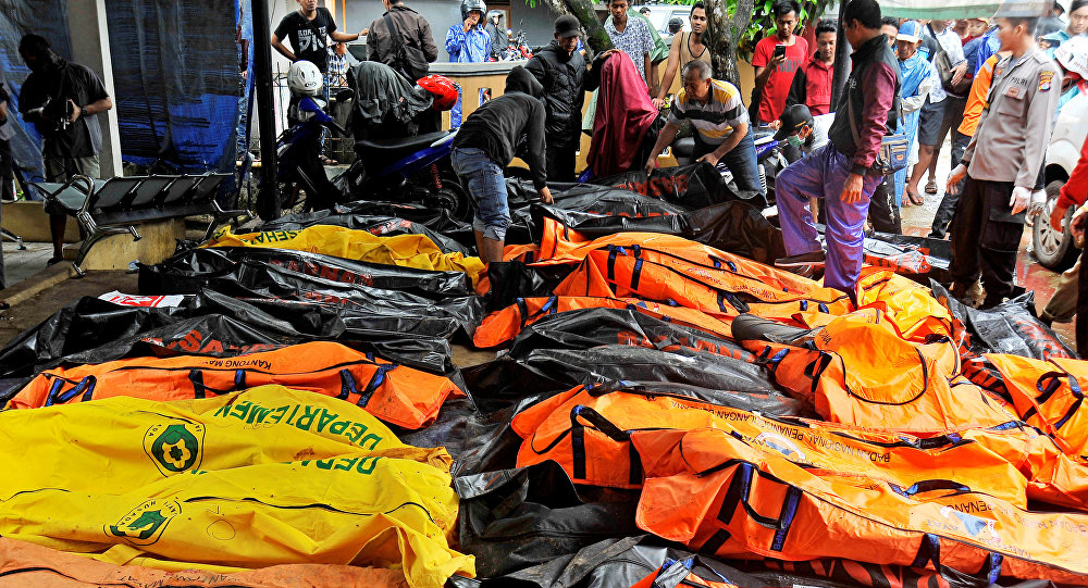 Уже 281 погибший — растет число жертв цунами в Индонезии