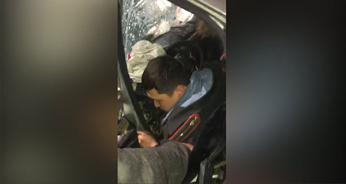 Он пьян! — страшная авария в Бишкеке с участием милиционера. Видео