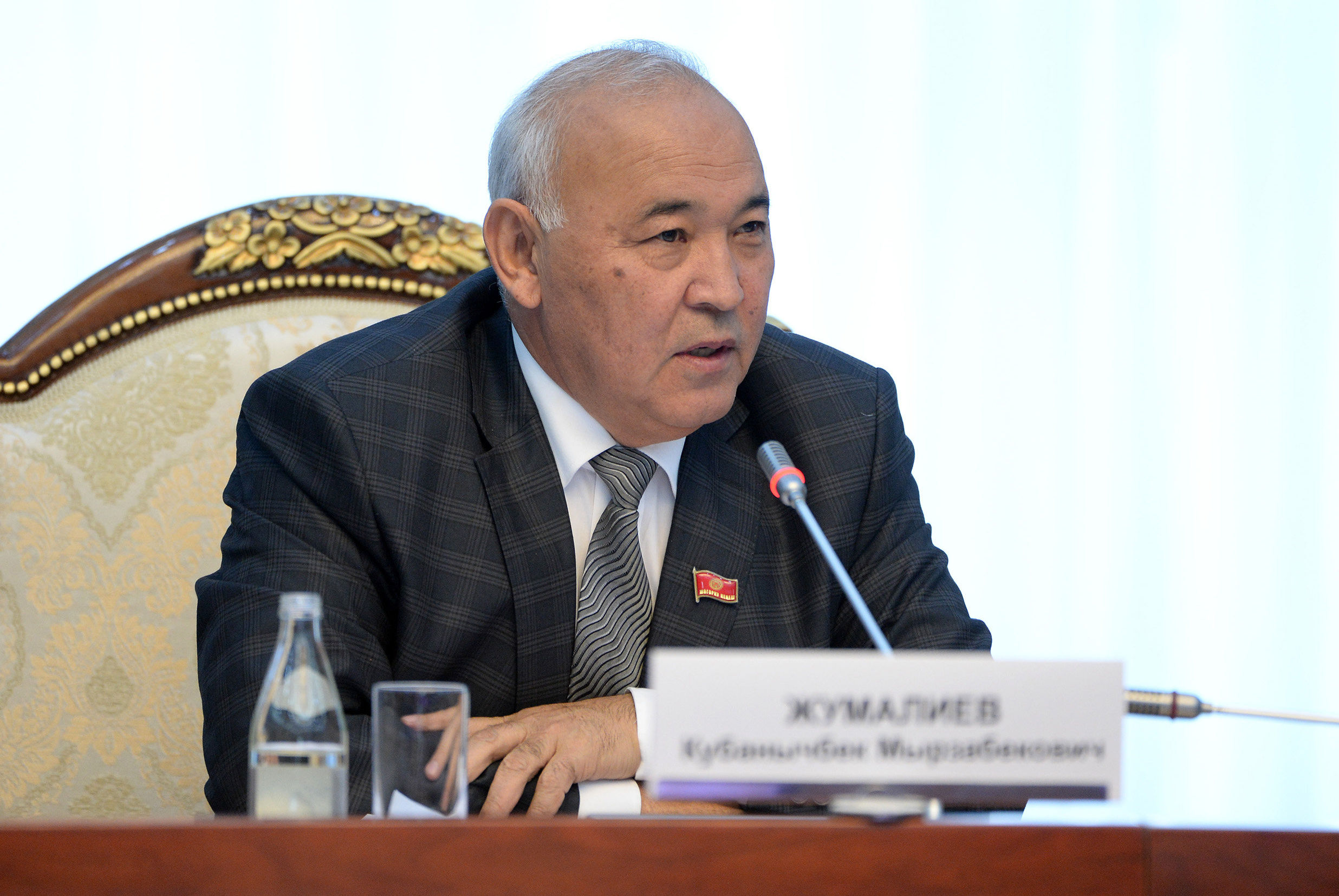 Экс-премьер-министр КР Кубанычбек Жумалиев на встрече с президентом Кыргызстана Сооронбаем Жээнбековым