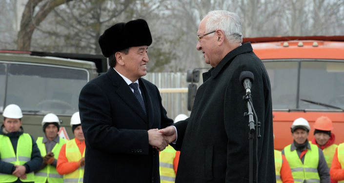 Президент Сооронбай Жээнбеков принял участие в церемонии закладки капсулы под строительство парка дружбы Кыргызстана и Азербайджана. 10 января 2020 года
