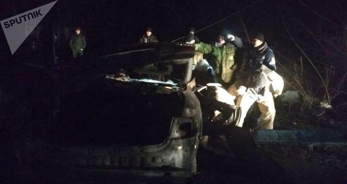 Последствия ДТП с участием машины марки Lexus ES 300 в селе Мырзаке, где автомобиль врезался в столб и загорелась. Погибли 7 человек