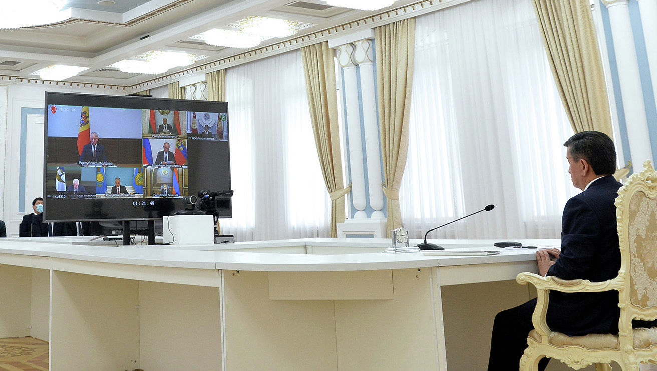 Президент КР Сооронбай Жээнбеков на заседании Высшего Евразийского экономического совета, которое проходит в формате видеоконференции
