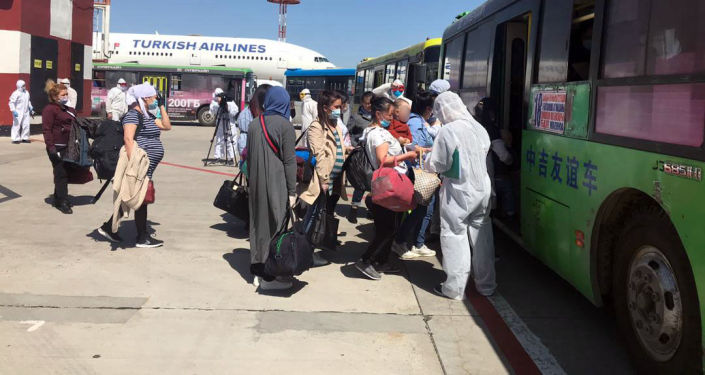 Из Москвы в Бишкек прибыл борт с 393 кыргызстанцами. 26 мая