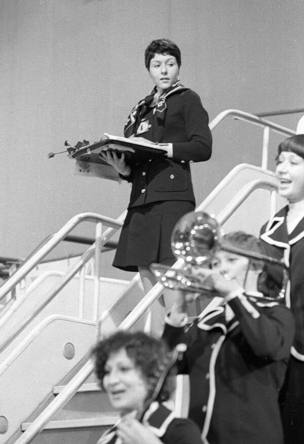 Победительница международного конкурса стюардесс социалистических стран Ирина Баженова, 1977 год  - Sputnik Кыргызстан