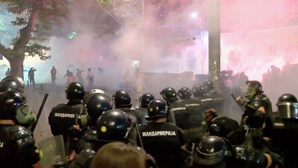 Кто стоит за беспорядками в Белграде — видео протестов в Сербии - Sputnik Кыргызстан