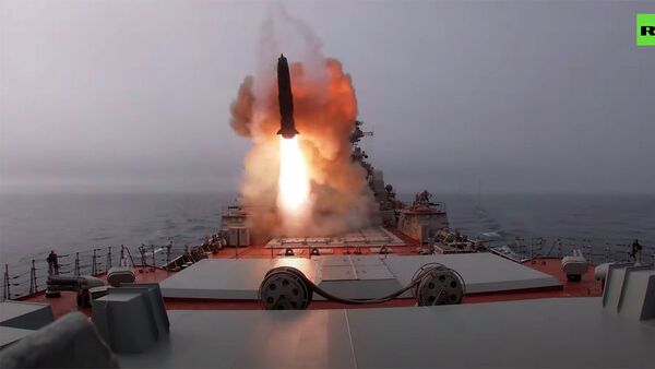 Как ракетные крейсеры наносили удары в Баренцевом море — видео - Sputnik Кыргызстан