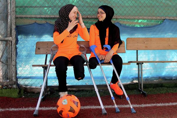 Тренировка по футболу для детей с ОВЗ в секторе Газа - Sputnik Кыргызстан