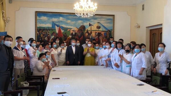 Вылет 45 соотечественников-медиков в Кыргызстан из России - Sputnik Кыргызстан