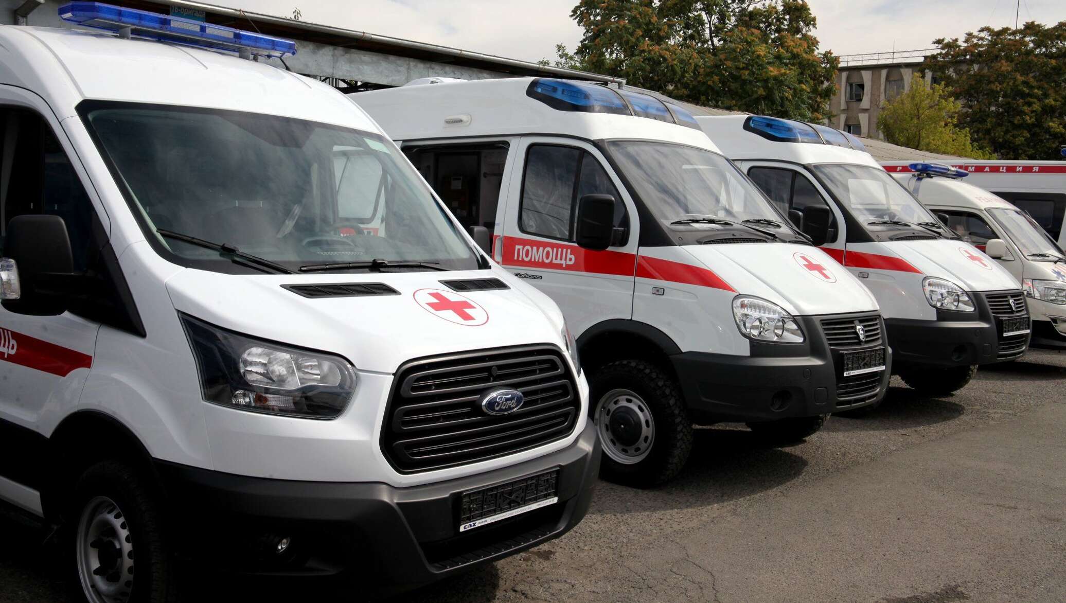 Машина скорой помощи в Бишкеке