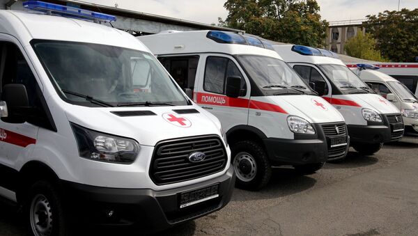 Вручение 3 машин скорой помощи для сотрудников города Ош - Sputnik Кыргызстан