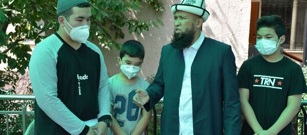 Муфтий Максатбек ажы Токтомушев посетил семью Чубак ажы Жалилова - Sputnik Кыргызстан