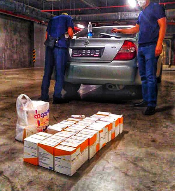 Финпол задержал перекупщика, пытавшегося продать 50 пачек клексана. Фото - Sputnik Кыргызстан