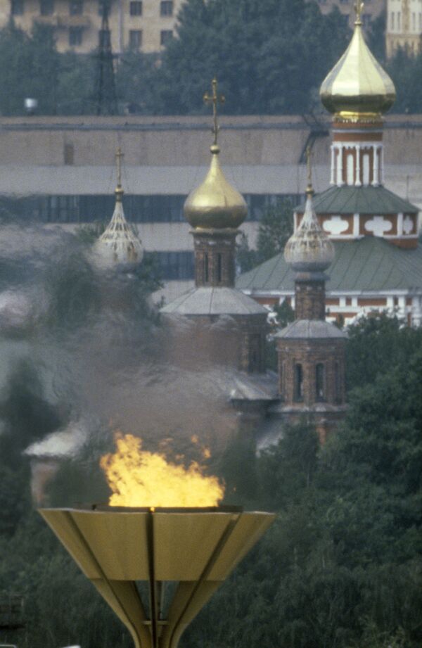 Олимпийский огонь в Москве, 1980 год - Sputnik Кыргызстан
