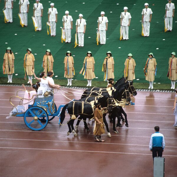 Церемония открытия XXII летних Олимпийских игр в Москве, 1980 год - Sputnik Кыргызстан