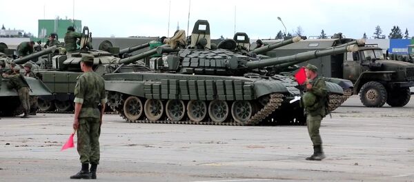 Марш военной техники Таманской дивизии на полигон Алабино в рамках внезапной проверки войск. - Sputnik Кыргызстан