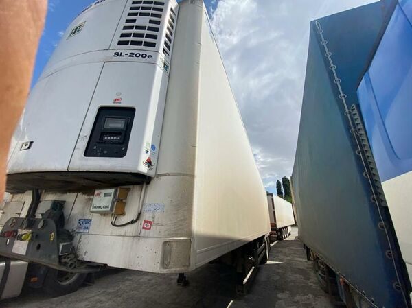 В Кыргызстан хотели ввезти 9 праворульных авто под видом запчастей — видео - Sputnik Кыргызстан