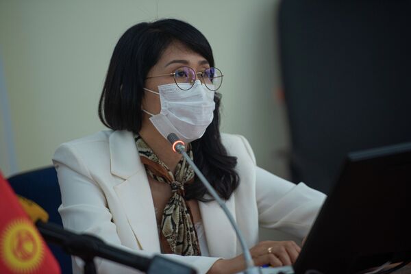 Вероятно, медики из России будут работать в регионах КР — Исмаилова - Sputnik Кыргызстан