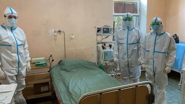 Работа по лечению пациентов группы военных медиков Минобороны РФ в Оше и в Бишкеке - Sputnik Кыргызстан