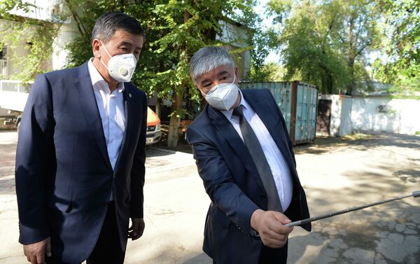 В Бишкеке с участием президента Сооронбая Жээнбекова прошло мероприятие по закладке капсулы под строительство дополнительной инфекционной больницы на 100 мест - Sputnik Кыргызстан