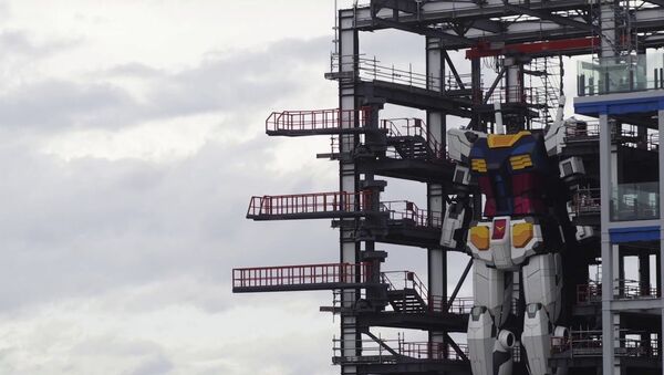 Японский робот Gundam высотой в 18 метров сделал первые шаги — видео - Sputnik Кыргызстан