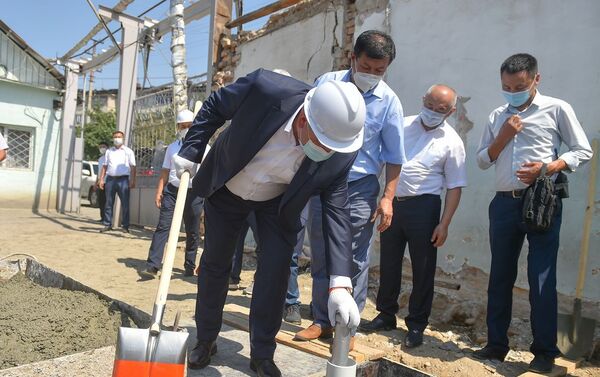В закладке капсулы под строительство здания принял участие премьер-министр Кубатбек Боронов - Sputnik Кыргызстан