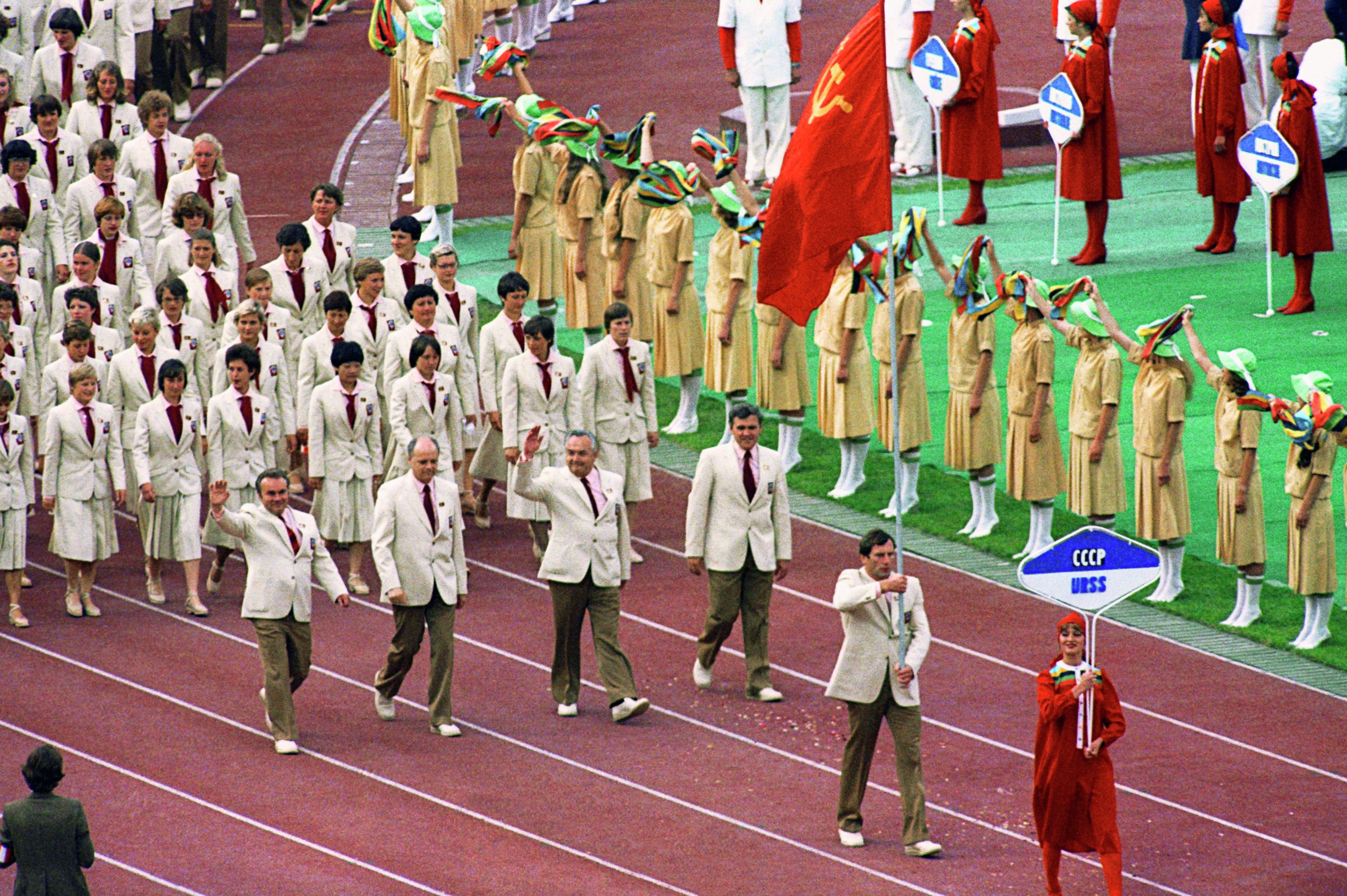 Сборная СССР на открытии Олимпиады