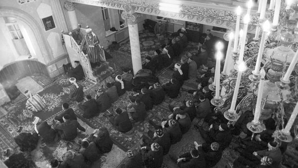 Богослужения в Московской соборной мечети - Sputnik Кыргызстан