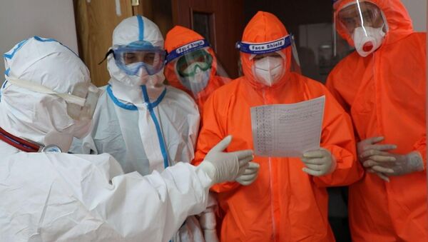 Видео из красной зоны — как российские медики помогают больницам в КР - Sputnik Кыргызстан