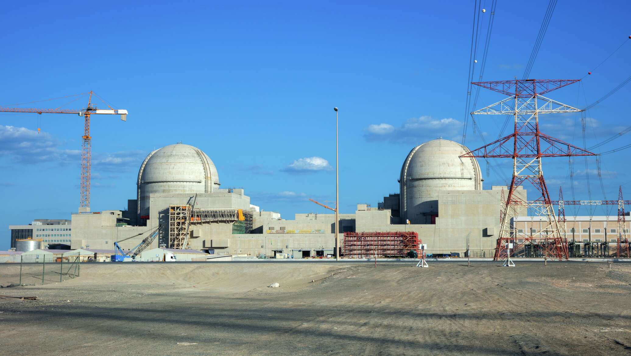 Саудовская аэс. Атомная Энергетика в ОАЭ. АЭС Барака в ОАЭ. Атомная станция в Египте. Первая атомная электростанция.